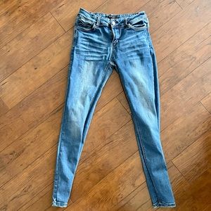 Light wash skinny jeans